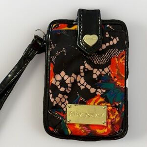 BETSEY JOHNSON Wristlet Wallet Black Floral FAST SHIPPING 3295-23